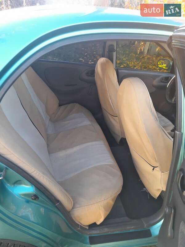 Седан Daewoo Lanos 1998 в Знаменке