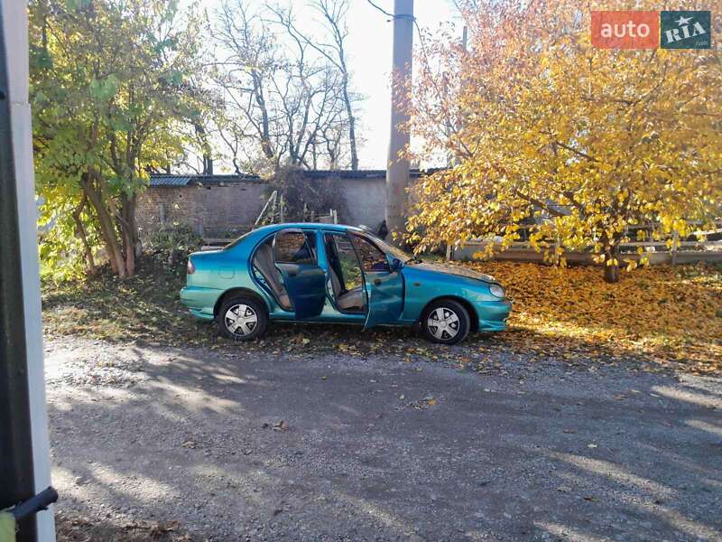 Седан Daewoo Lanos 1998 в Знаменке