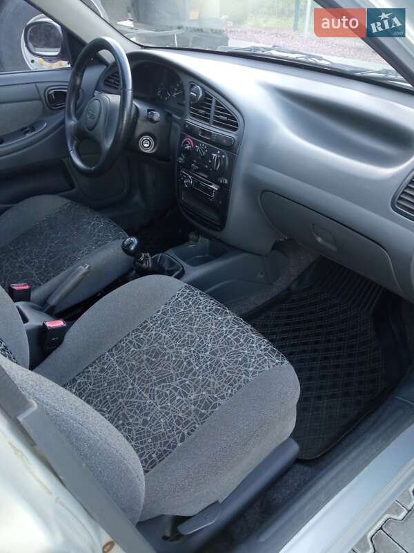 Седан Daewoo Lanos 2008 в Стрые