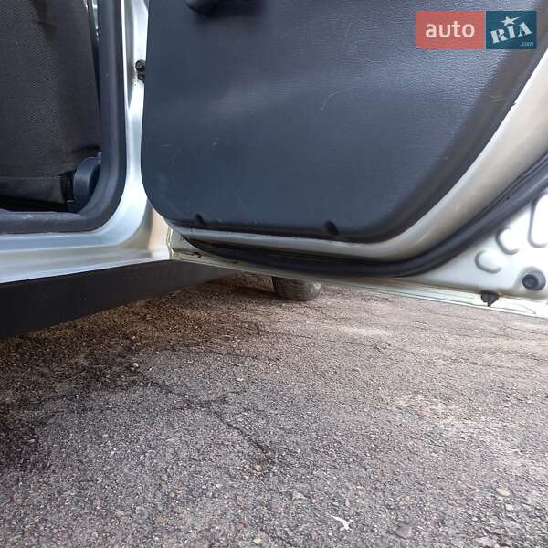 Седан Daewoo Lanos 2003 в Львові фото 13 Седан Daewoo Lanos 2003 в Львові