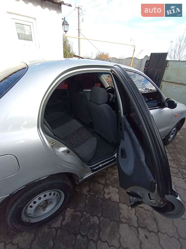 Седан Daewoo Lanos 2006 в Комсомольському