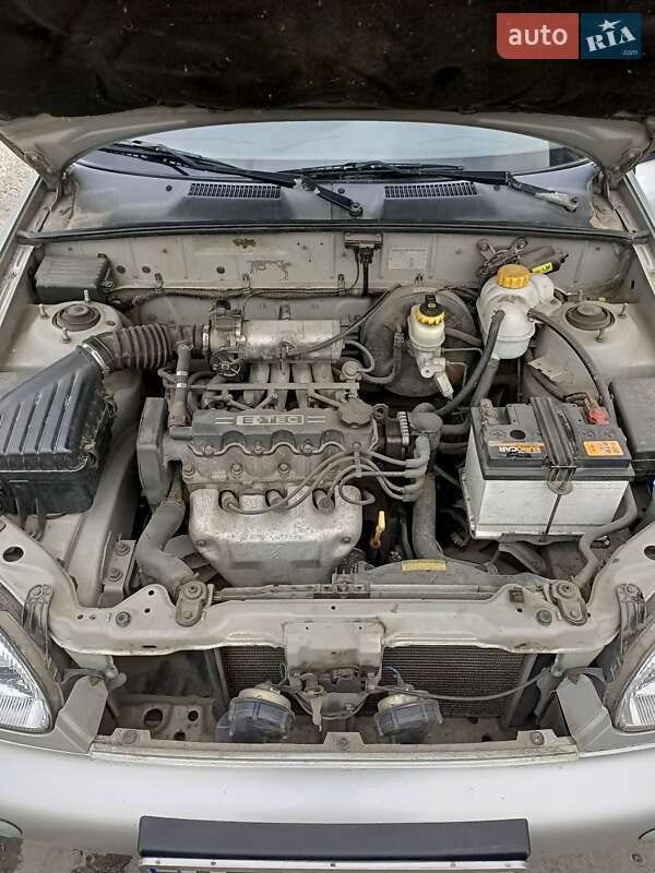 Седан Daewoo Lanos 2004 в Дніпрі