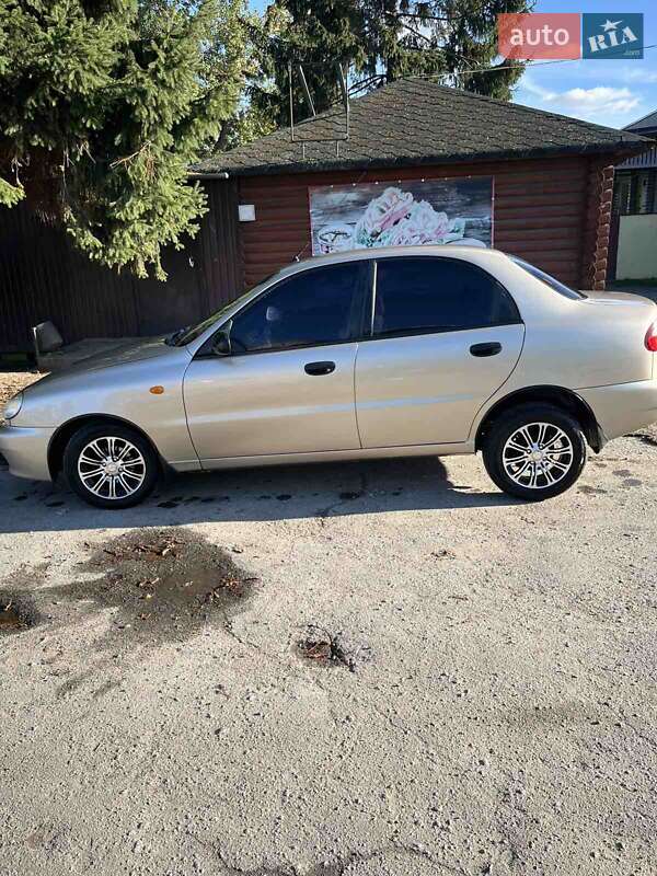 Седан Daewoo Lanos 2004 в Любарі