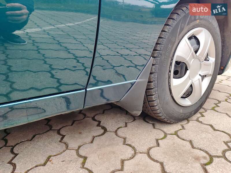 Седан Daewoo Lanos 2004 в Павлограді