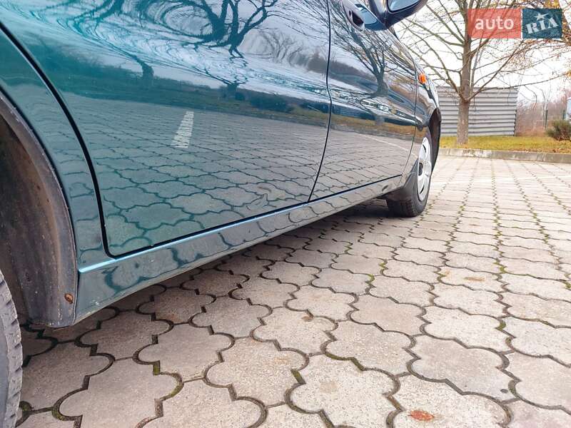 Седан Daewoo Lanos 2004 в Павлограді