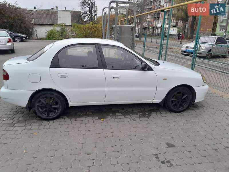 Седан Daewoo Lanos 2004 в Запоріжжі