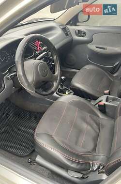 Седан Daewoo Lanos 2004 в Кривом Роге