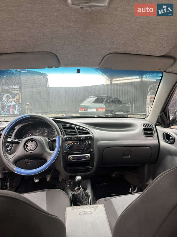 Седан Daewoo Lanos 2010 в Звенигородці