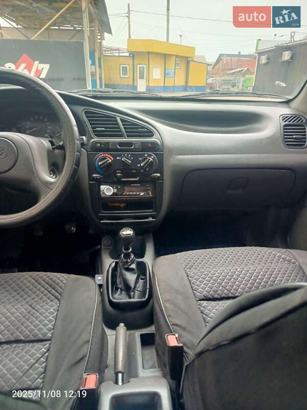 Седан Daewoo Lanos 2010 в Запоріжжі