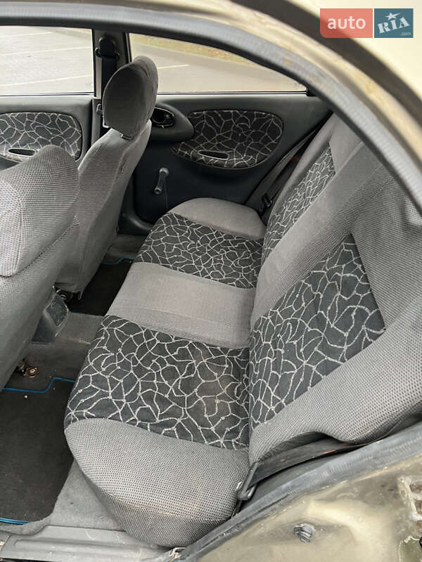 Седан Daewoo Lanos 2003 в Хмельницком