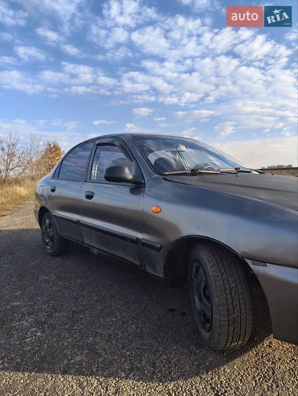 Седан Daewoo Lanos 1998 в Сахновщині