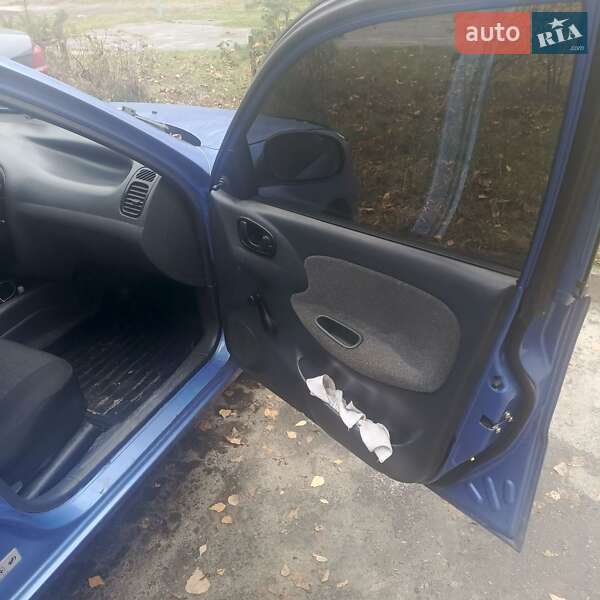 Седан Daewoo Lanos 2006 в Сумах