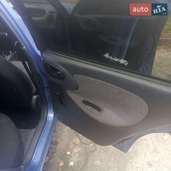 Седан Daewoo Lanos 2006 в Сумах