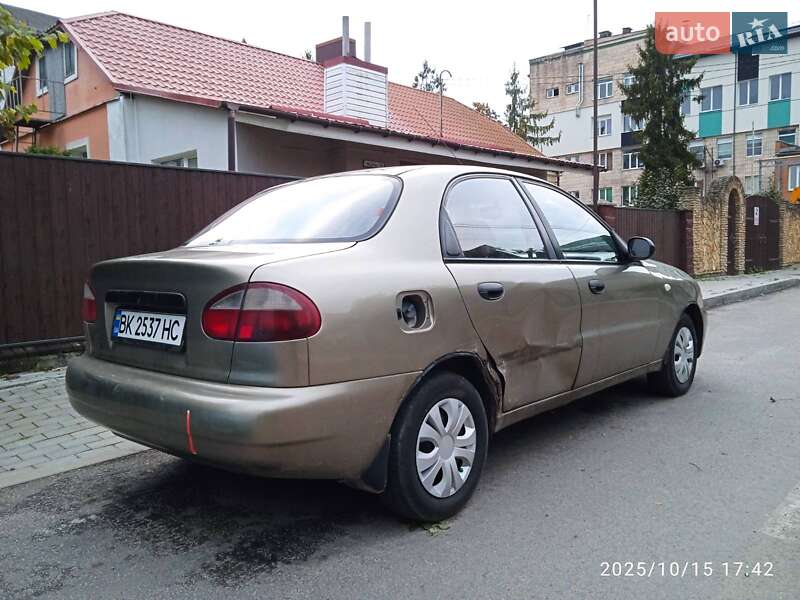 Седан Daewoo Lanos 2005 в Ровно