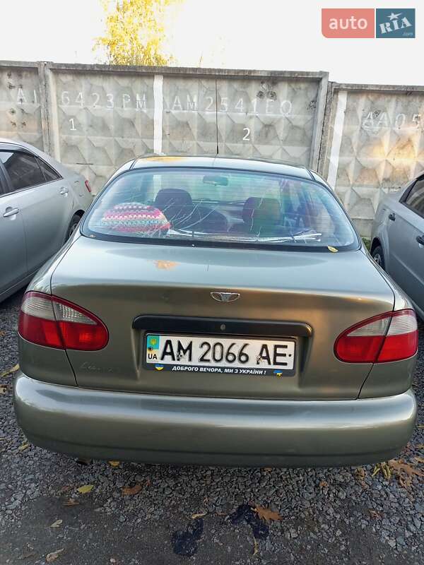 Седан Daewoo Lanos 2005 в Малині
