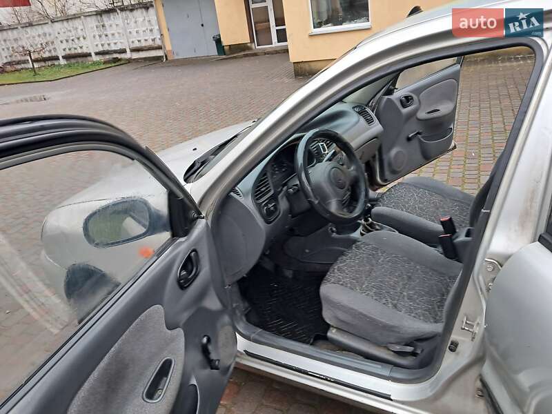 Седан Daewoo Lanos 2006 в Львове