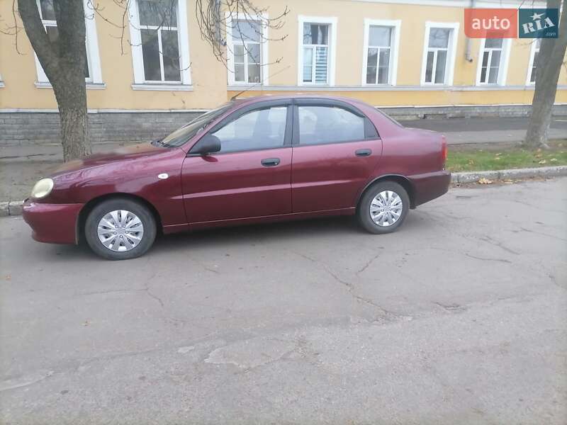 Седан Daewoo Lanos 2010 в Полтаві