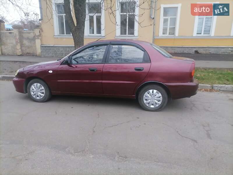 Седан Daewoo Lanos 2010 в Полтаві