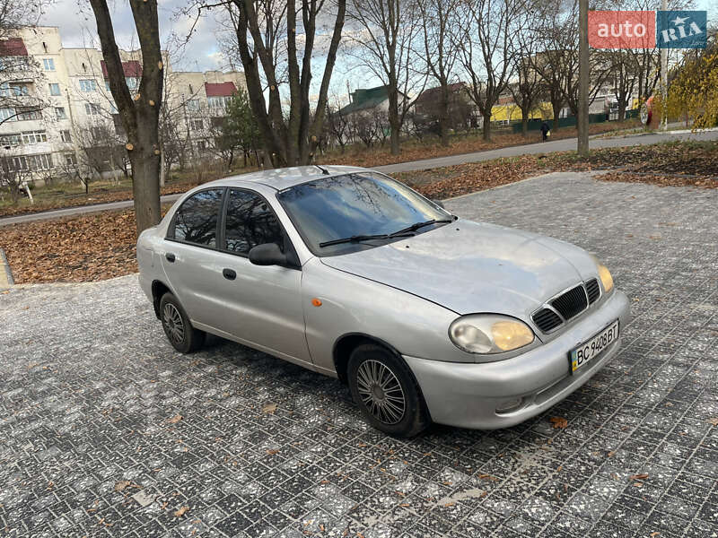 Седан Daewoo Lanos 2008 в Рівному