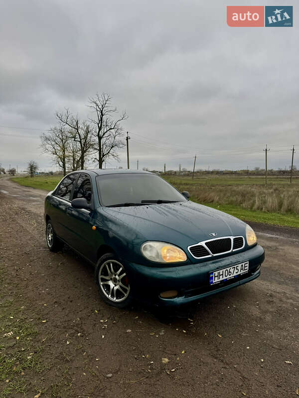 Седан Daewoo Lanos 2002 в Арцизові