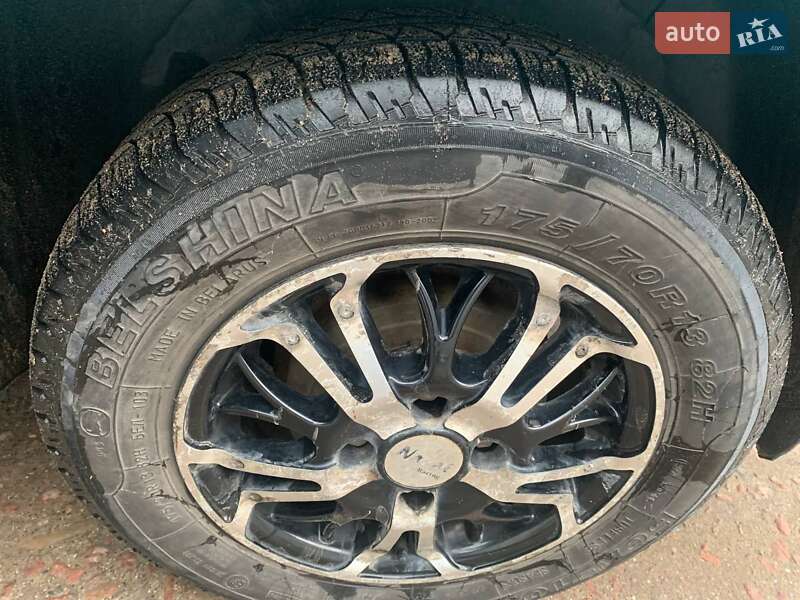 Седан Daewoo Lanos 2000 в Харькове