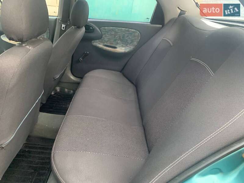 Седан Daewoo Lanos 2000 в Харькове