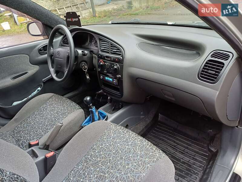 Седан Daewoo Lanos 2006 в Золочеві