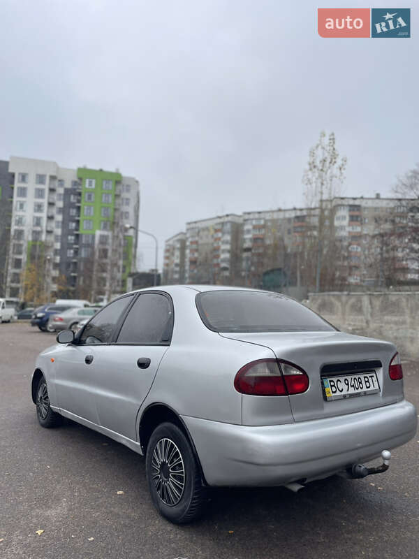 Седан Daewoo Lanos 2008 в Ровно
