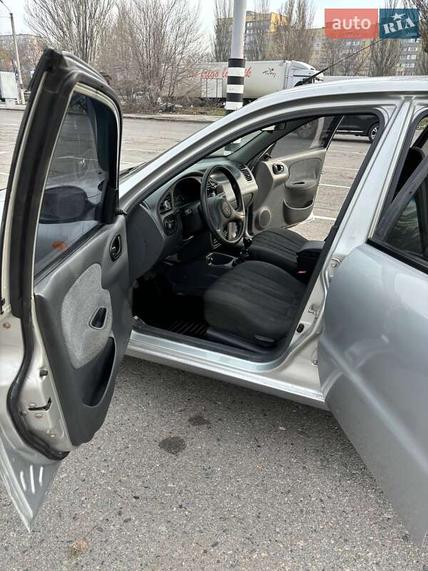 Седан Daewoo Lanos 2006 в Дніпрі