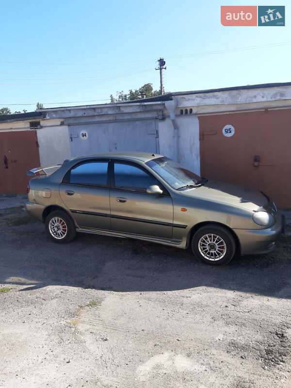 Седан Daewoo Lanos 2004 в Дніпрі