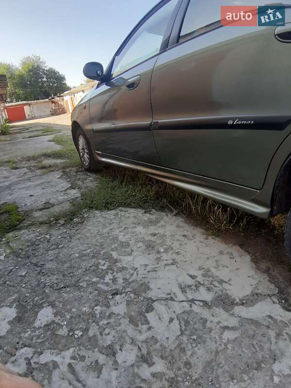 Седан Daewoo Lanos 2004 в Дніпрі