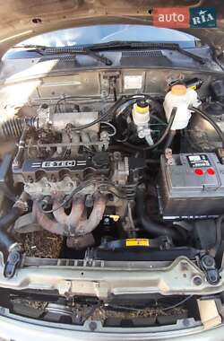 Седан Daewoo Lanos 2004 в Дніпрі