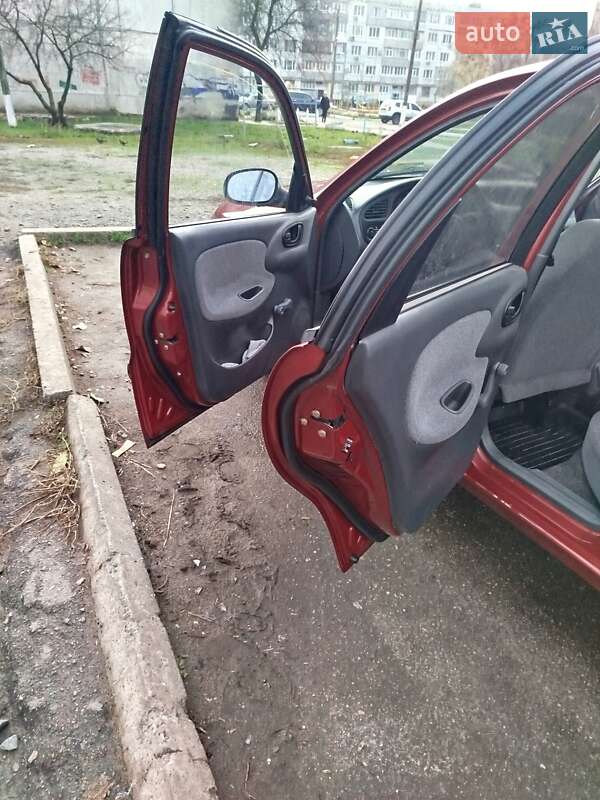 Седан Daewoo Lanos 2005 в Павлограде