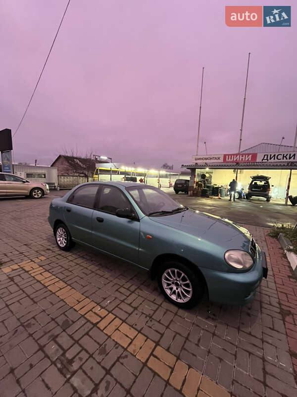 Седан Daewoo Lanos 1998 в Харькове