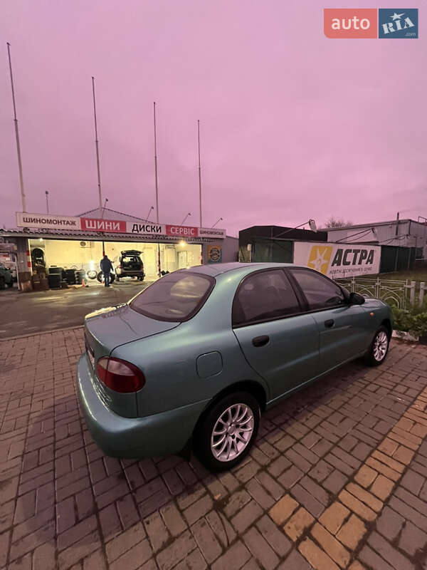 Седан Daewoo Lanos 1998 в Харькове