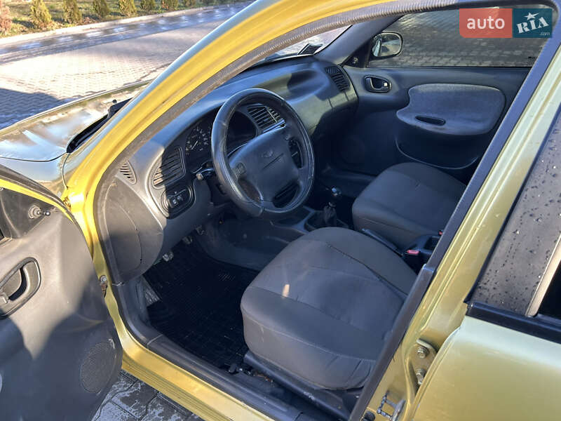 Седан Daewoo Lanos 2003 в Тернополі