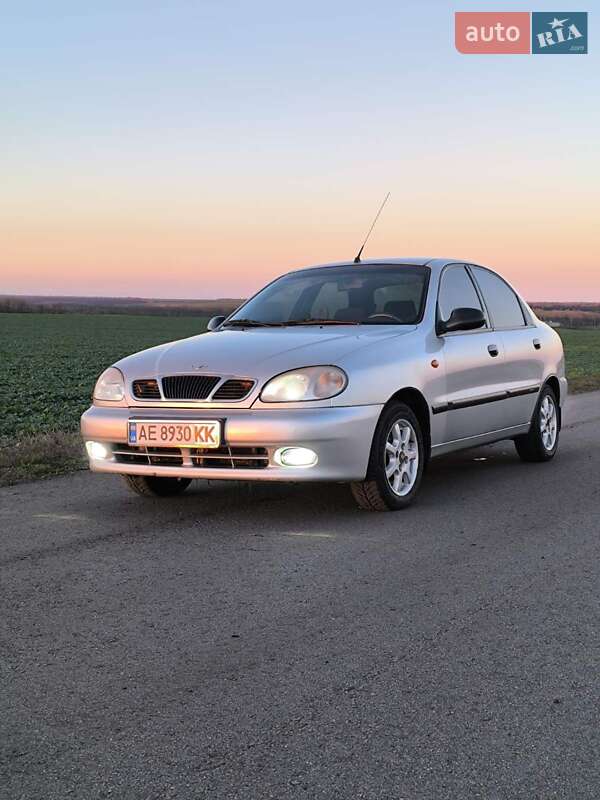 Седан Daewoo Lanos 2003 в Компаніївці