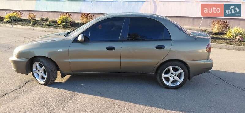 Седан Daewoo Lanos 2002 в Днепре