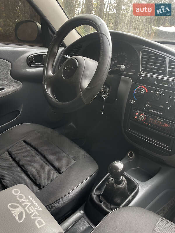 Седан Daewoo Lanos 2006 в Києві