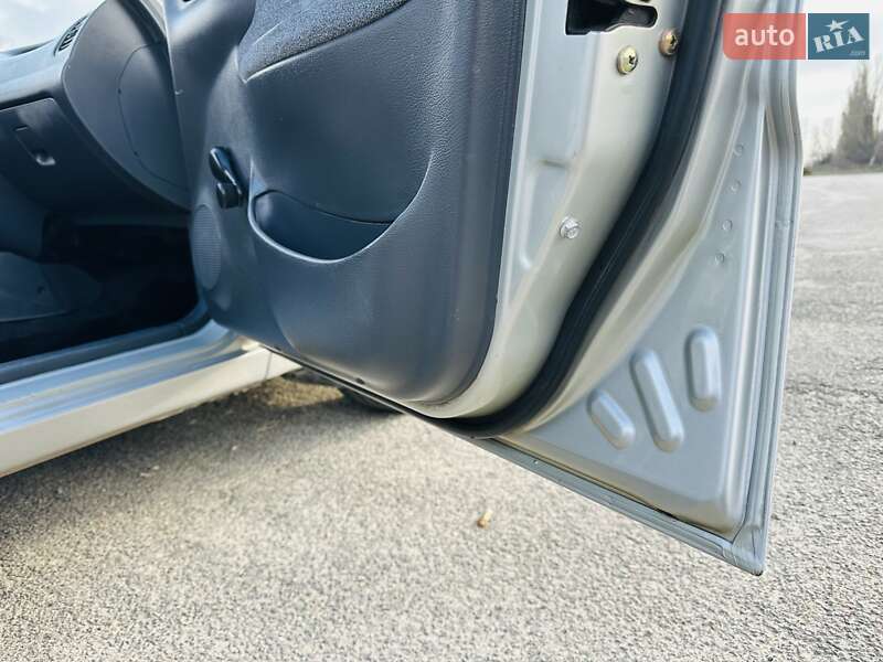 Седан Daewoo Lanos 2006 в Новомосковську