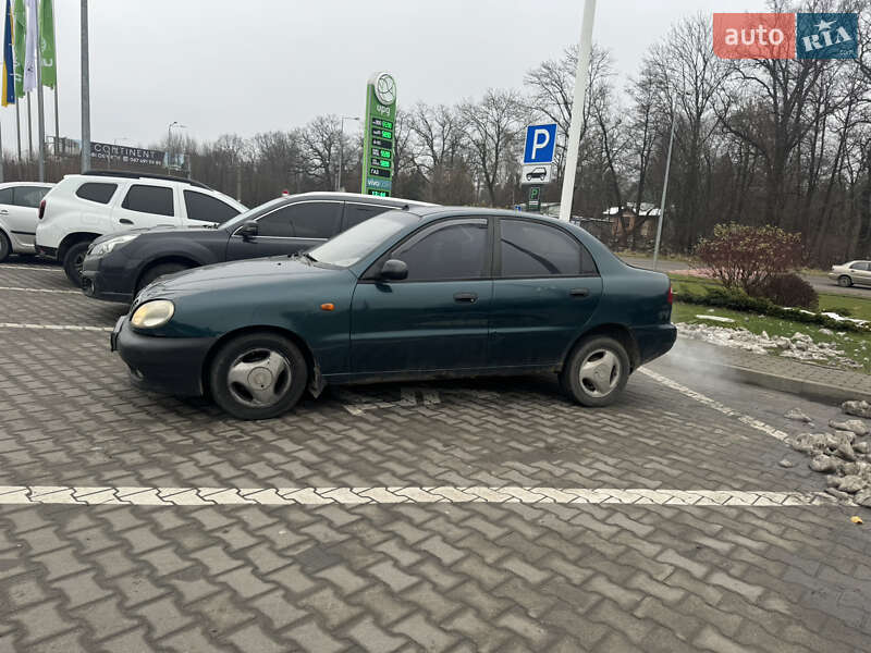 Седан Daewoo Lanos 2004 в Волочиске