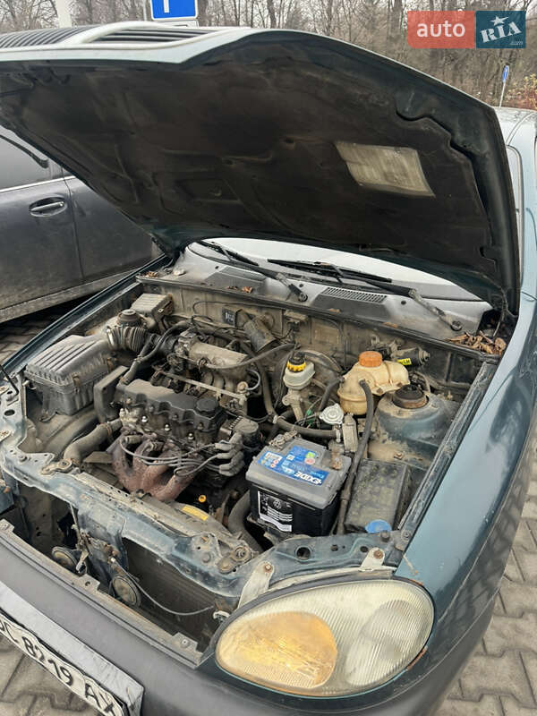 Седан Daewoo Lanos 2004 в Волочиске