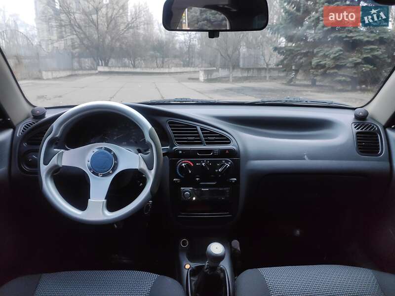 Седан Daewoo Lanos 2003 в Днепре