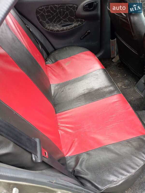 Седан Daewoo Lanos 2003 в Надворной