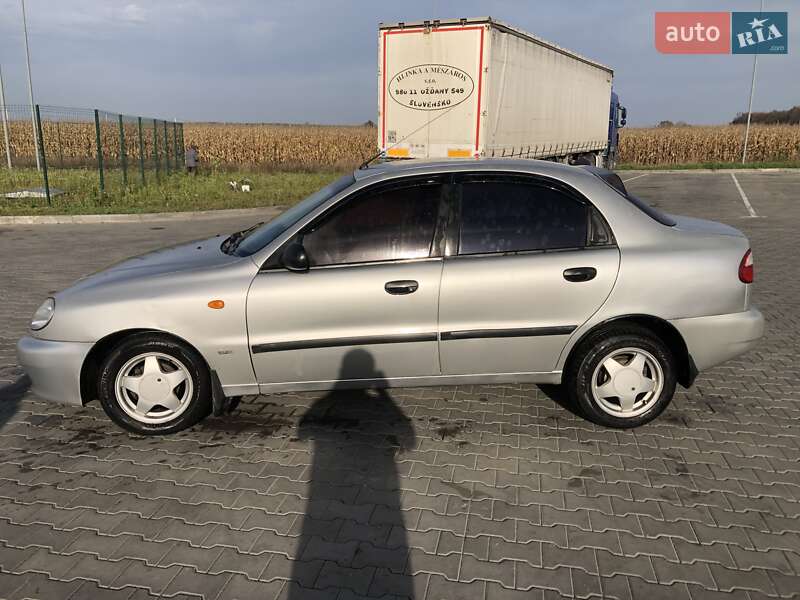 Седан Daewoo Lanos 2004 в Луцке