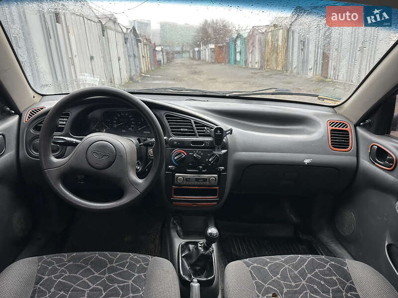 Седан Daewoo Lanos 2004 в Киеве