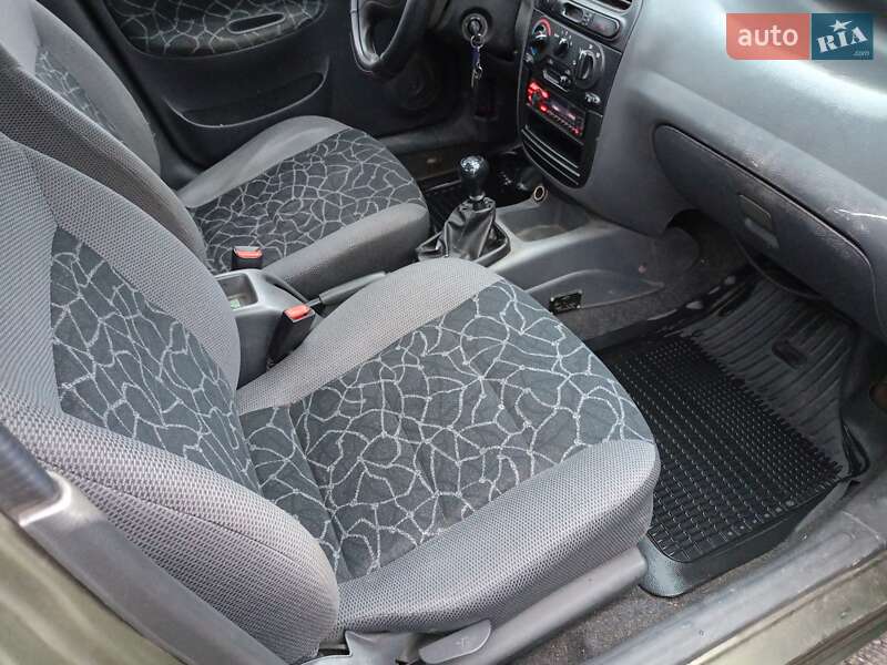 Седан Daewoo Lanos 2004 в Киеве фото 8 Седан Daewoo Lanos 2004 в Киеве