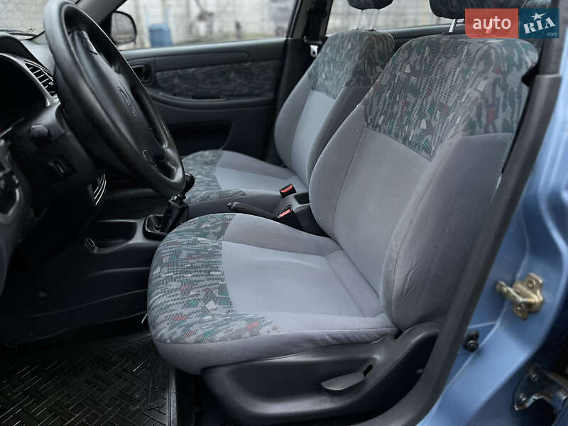 Седан Daewoo Lanos 2003 в Черкасах