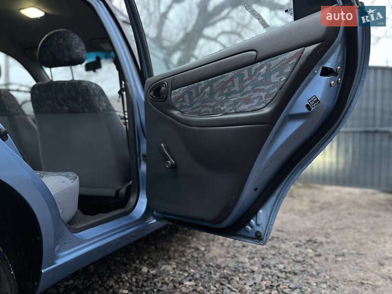 Седан Daewoo Lanos 2003 в Черкасах