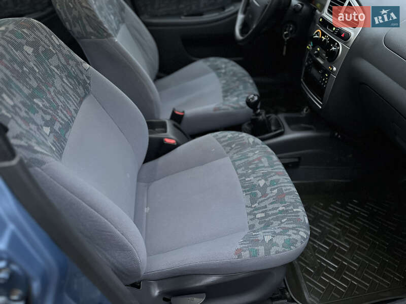 Седан Daewoo Lanos 2003 в Черкасах